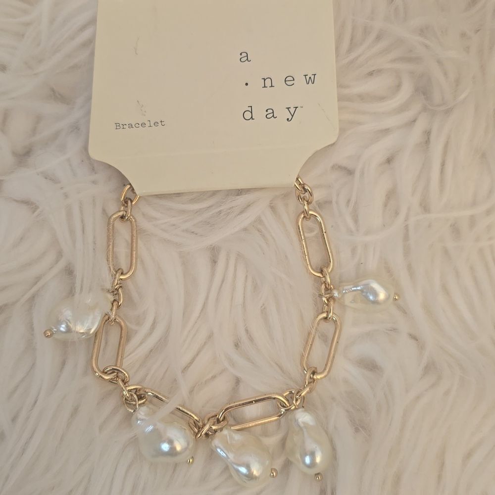 Pearls & Gold Link Bracelet